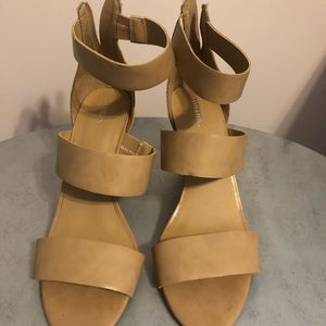 Tan wedge
